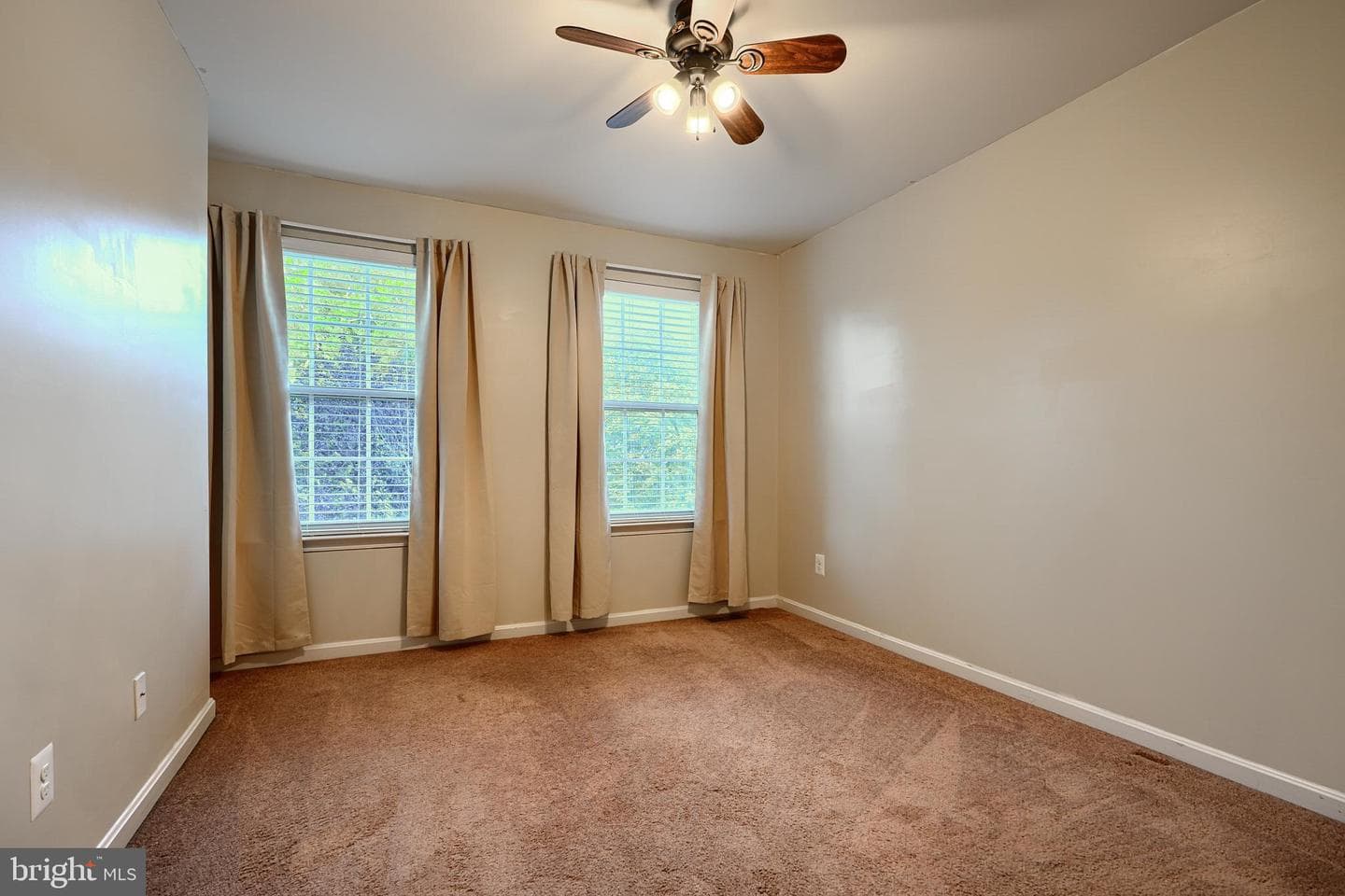 121 Flintstone Drive photo 33