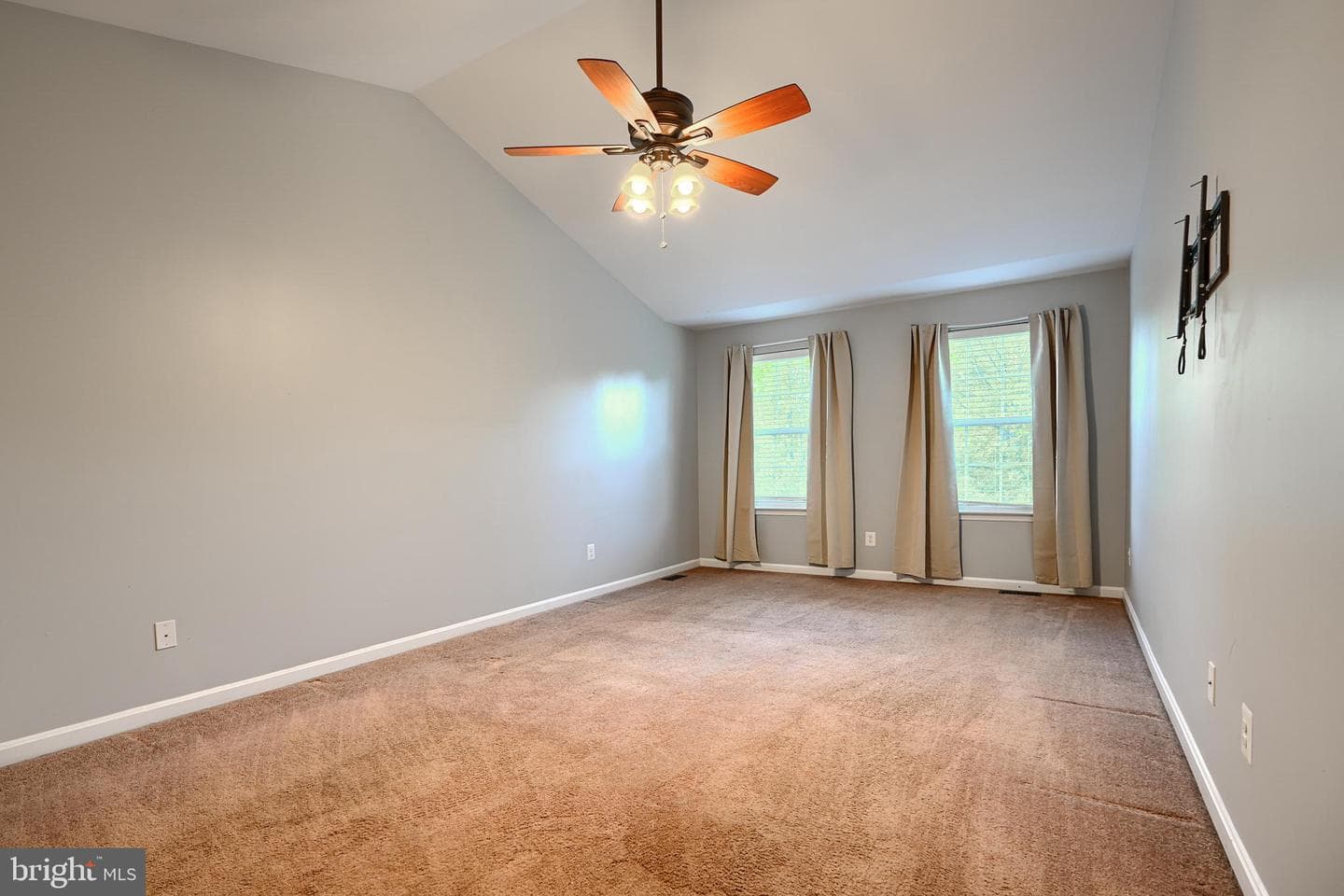 121 Flintstone Drive photo 41