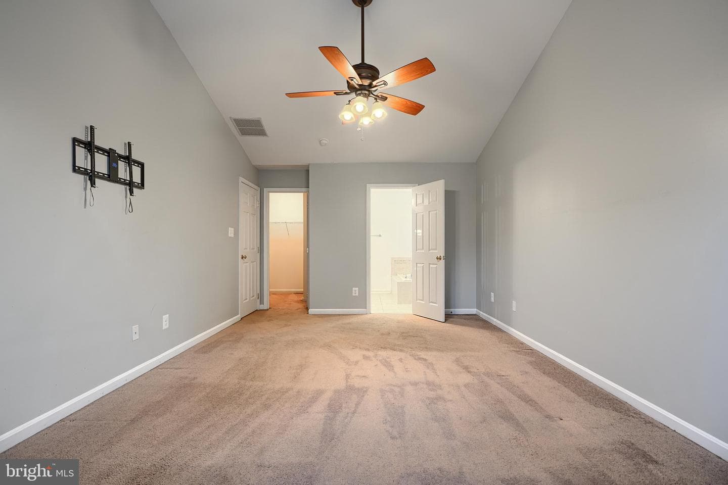 121 Flintstone Drive photo 43