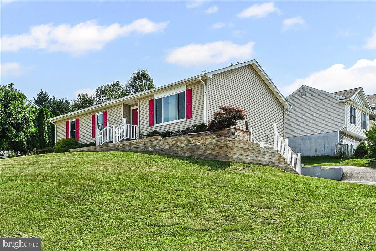 107 Britton Drive photo 1