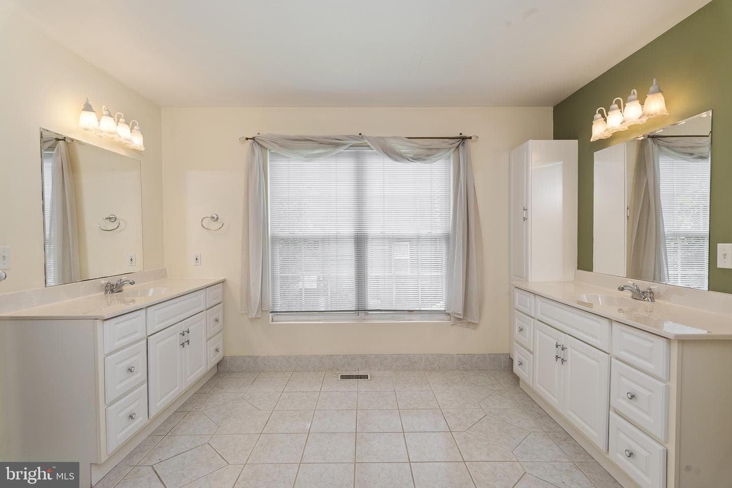 317 George Street photo 24