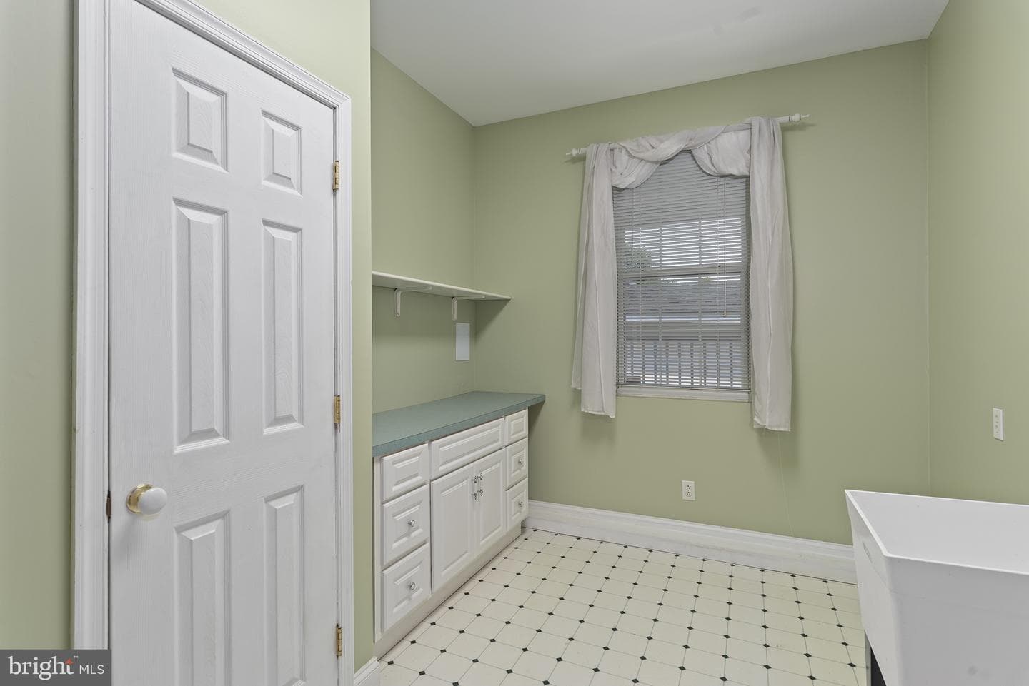 317 George Street photo 40
