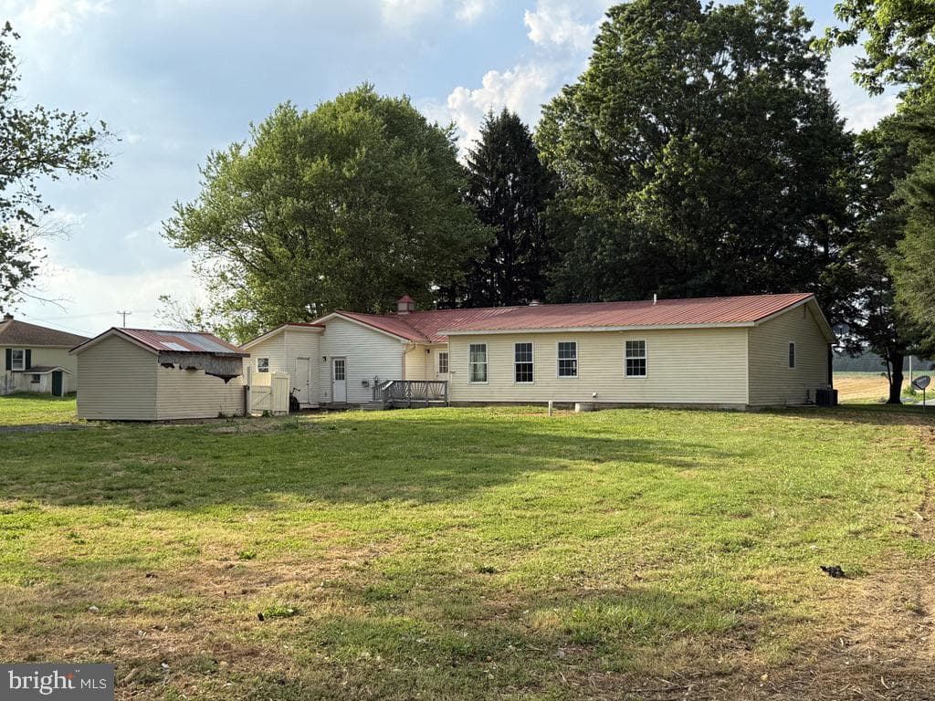 2398 Telegraph Road photo 12