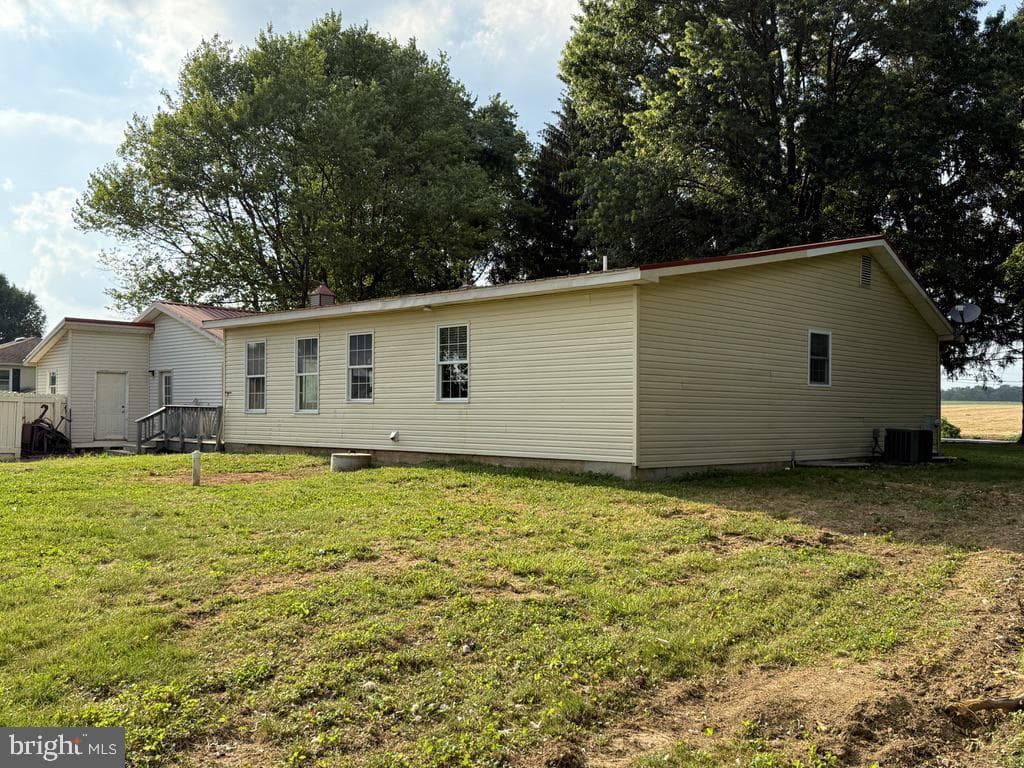 2398 Telegraph Road photo 13