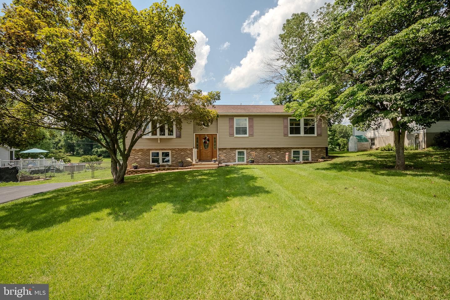 47 Highview Road photo 1