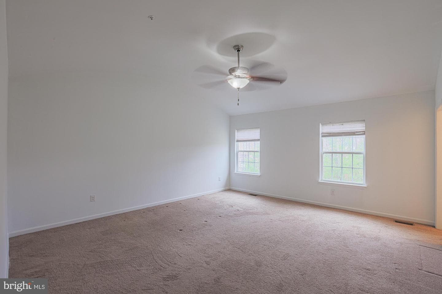596 Claiborne Road photo 25