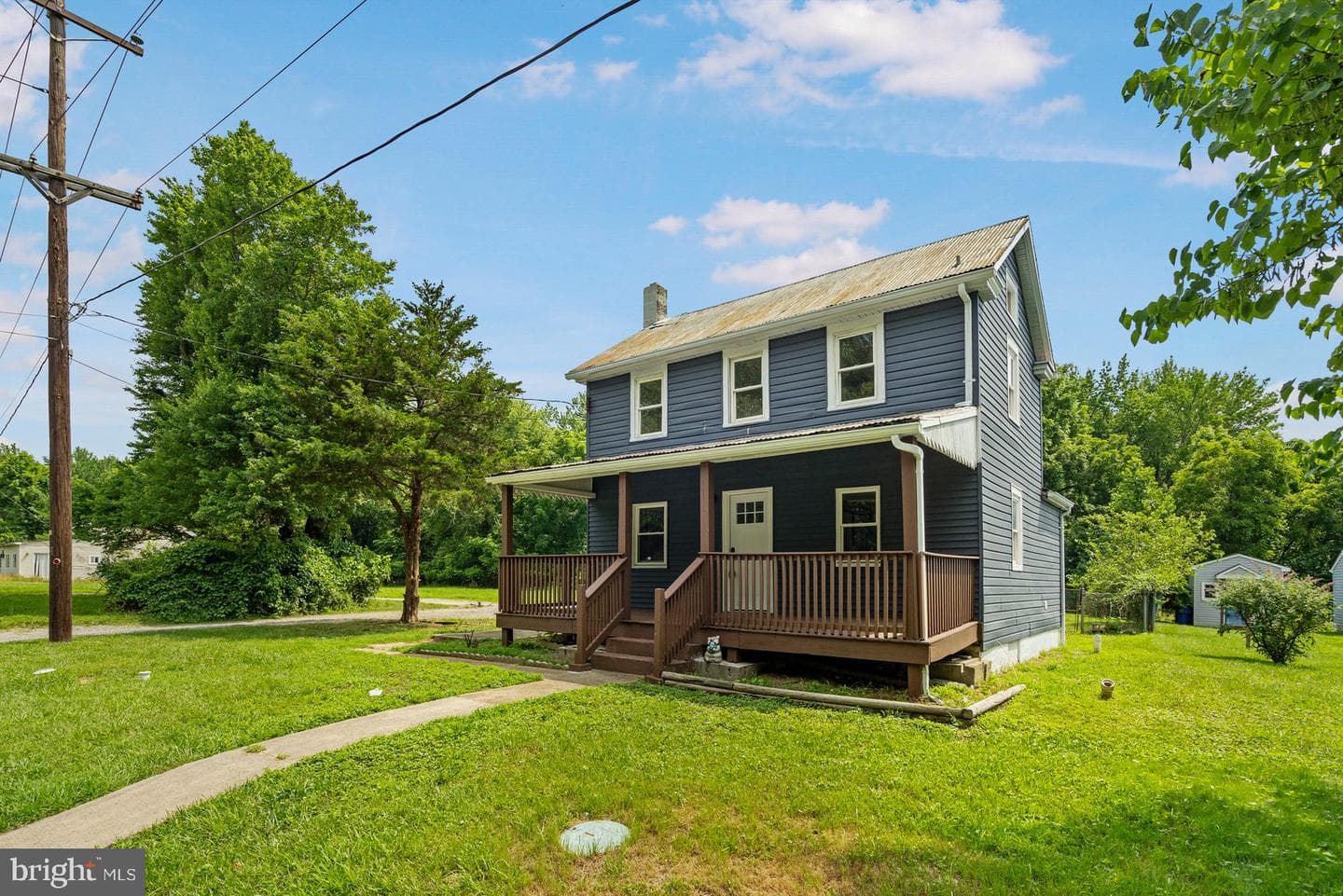 906 N Bridge Street photo 1