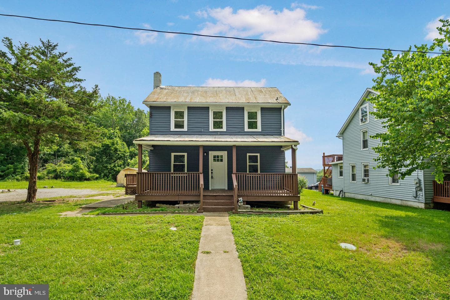 906 N Bridge Street photo 3