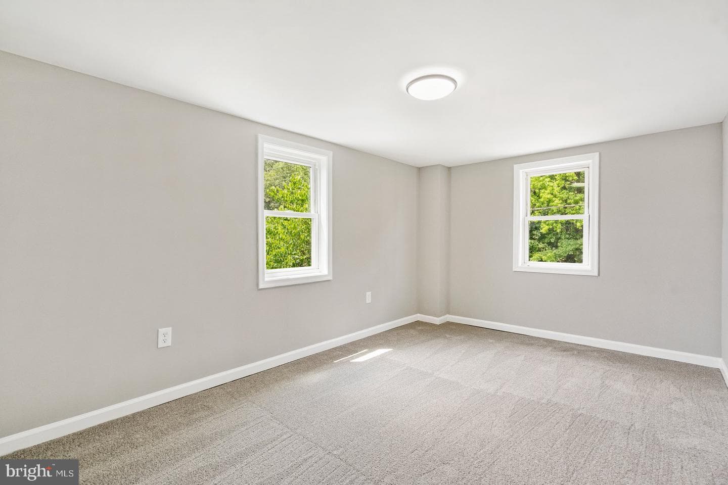 906 N Bridge Street photo 39