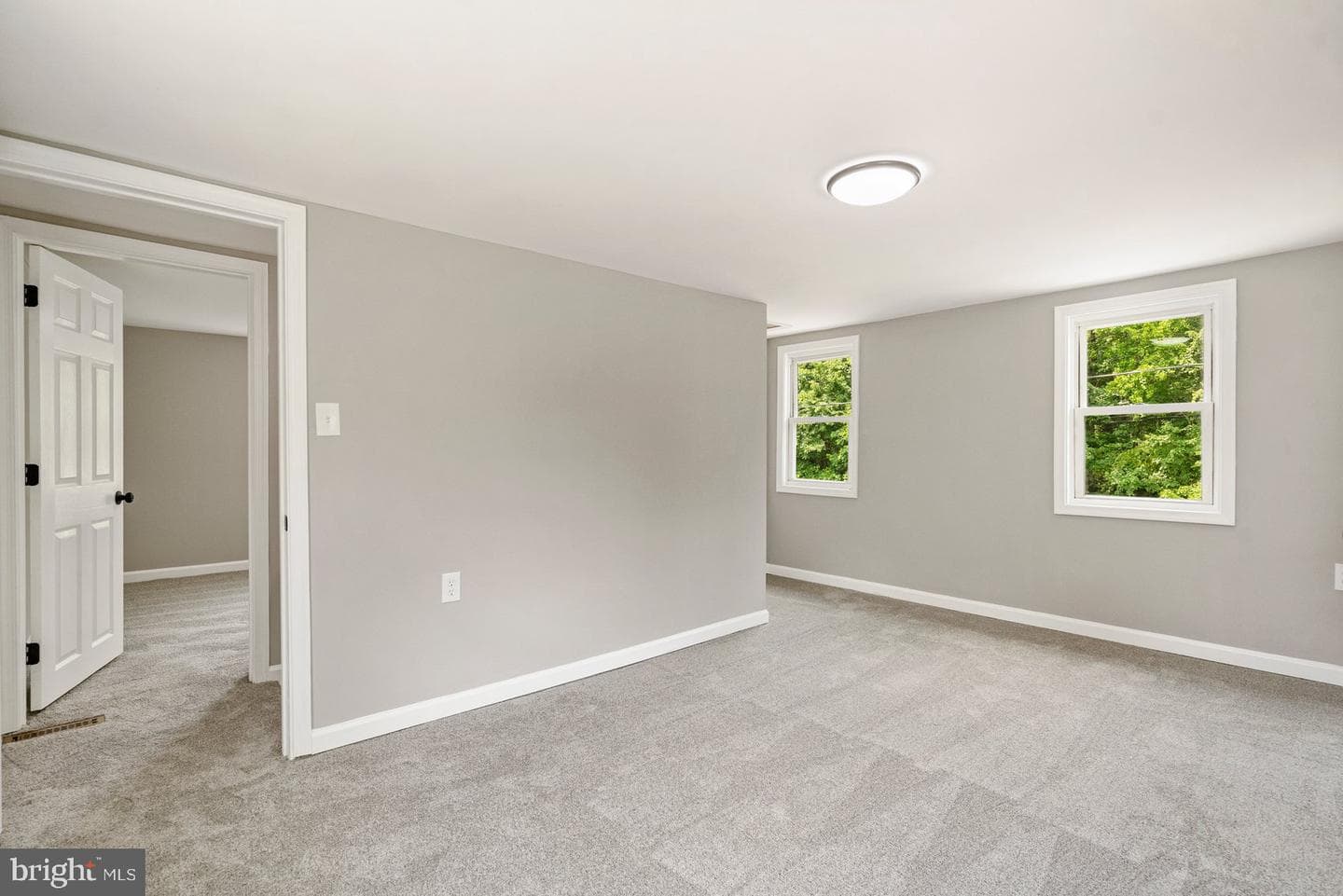 906 N Bridge Street photo 45