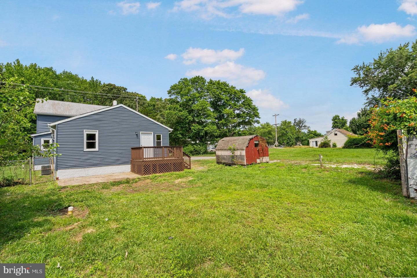 906 N Bridge Street photo 5
