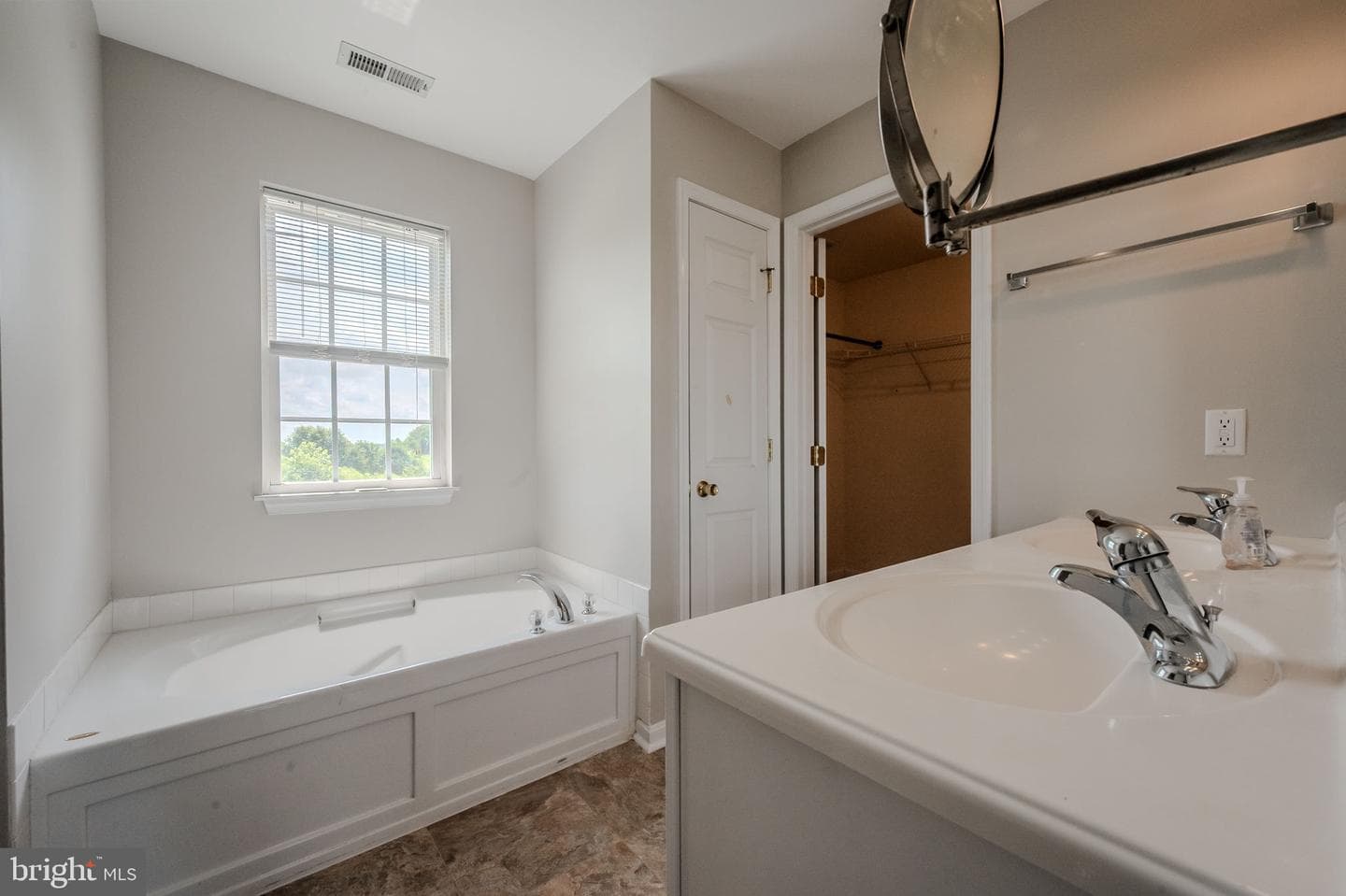 226 Ariel Avenue photo 36