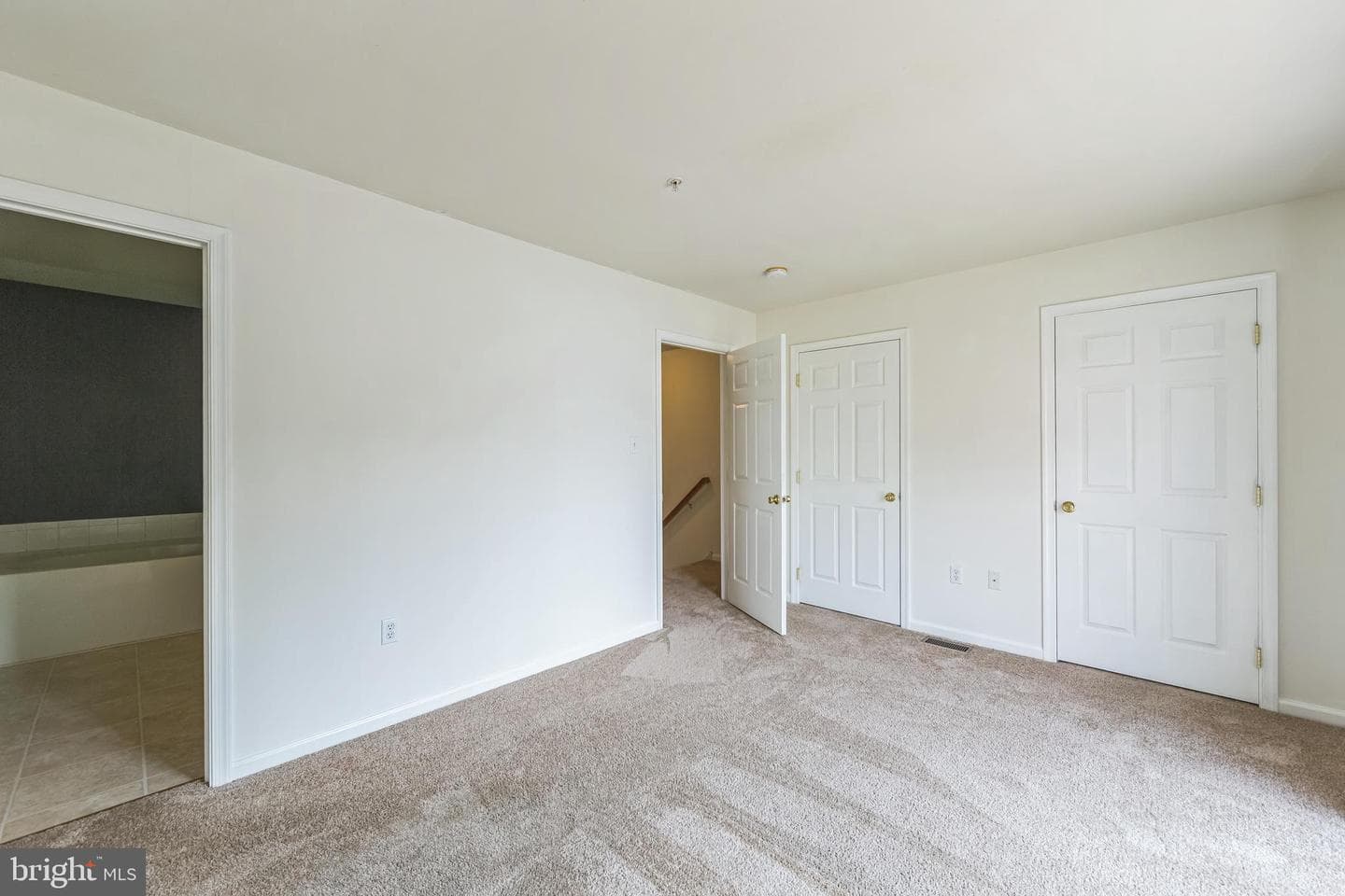 100 Vince Drive photo 12