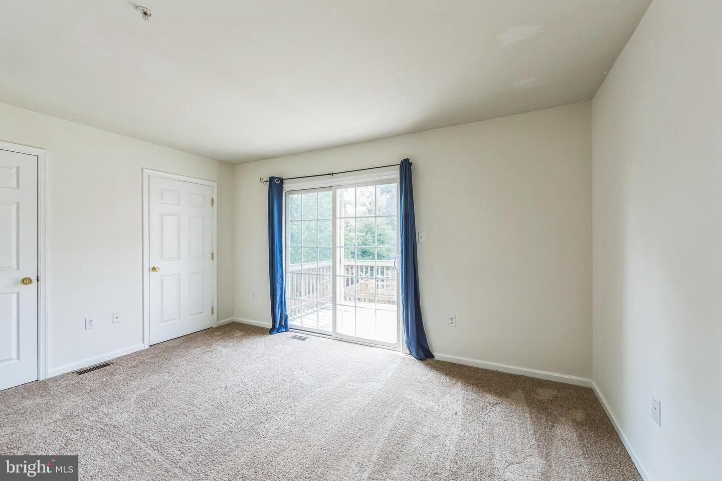 100 Vince Drive photo 16