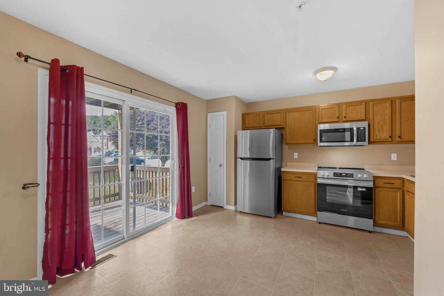 100 Vince Drive photo 8