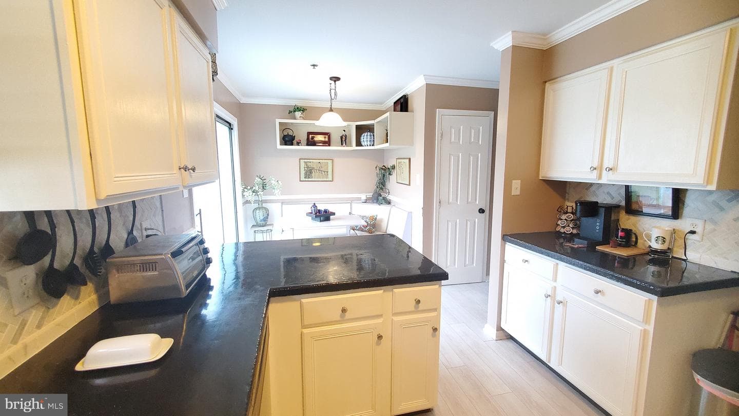 313 Buttonwoods Road photo 8