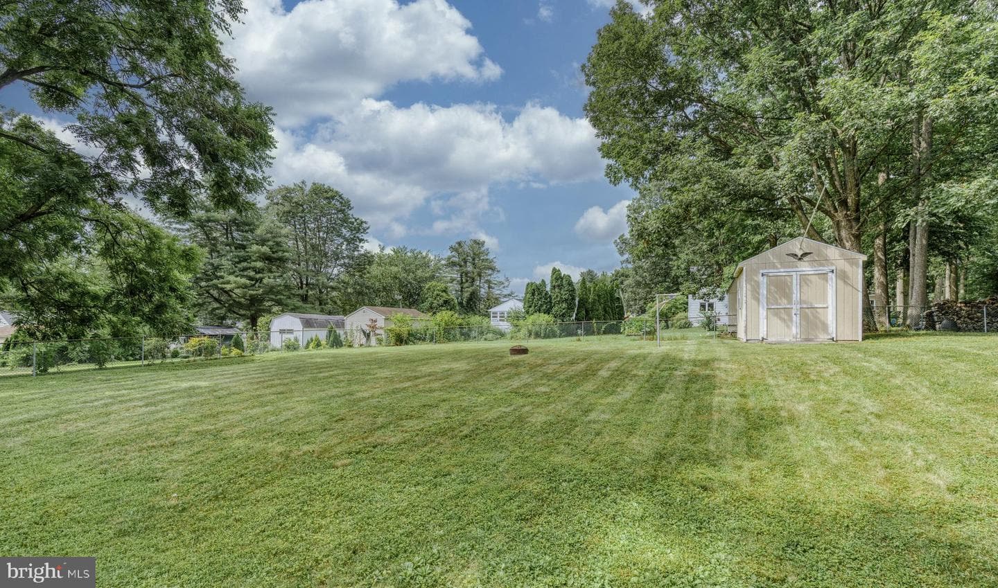 141 Kennedy Boulevard photo 29
