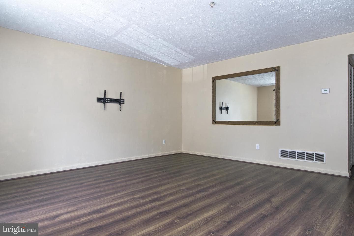 26 Hickory photo 2