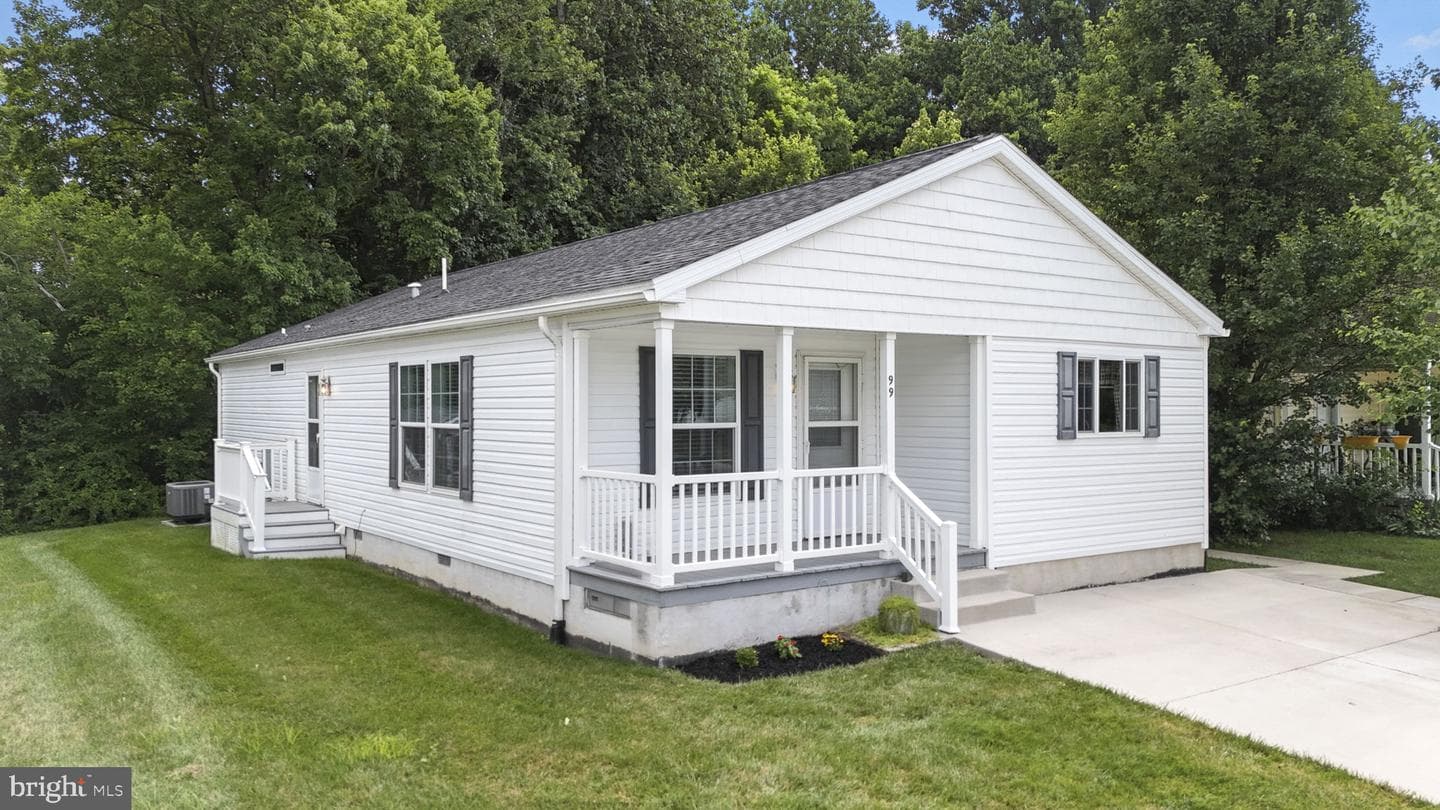 99 Curry Avenue photo 1