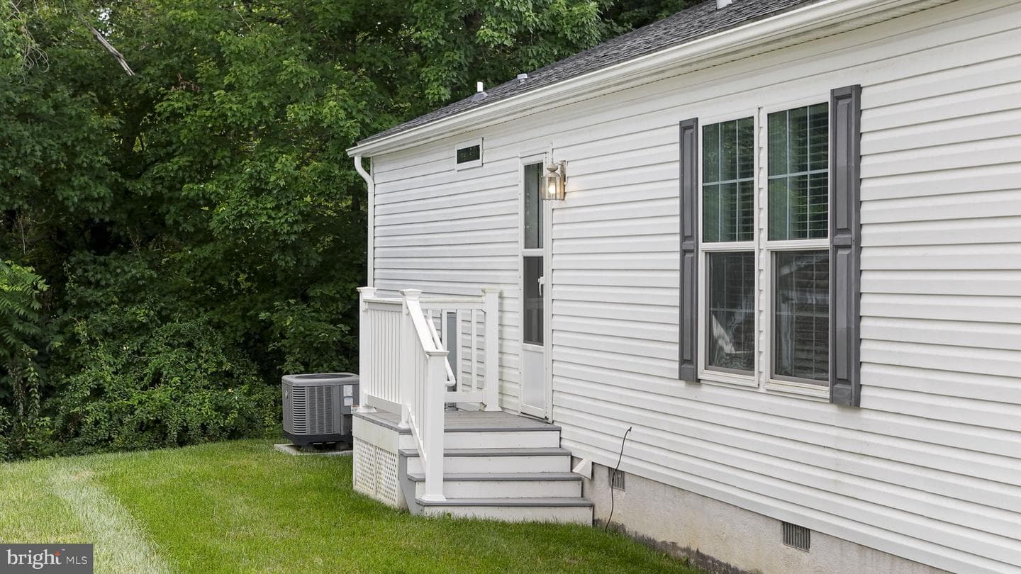 99 Curry Avenue photo 25