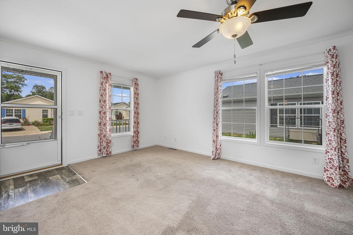 99 Curry Avenue photo 3