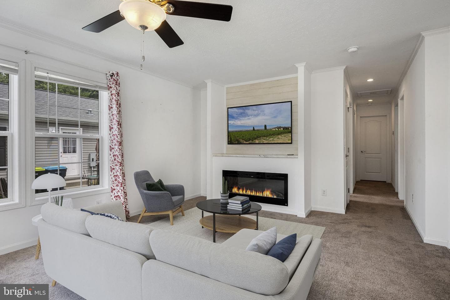 99 Curry Avenue photo 4