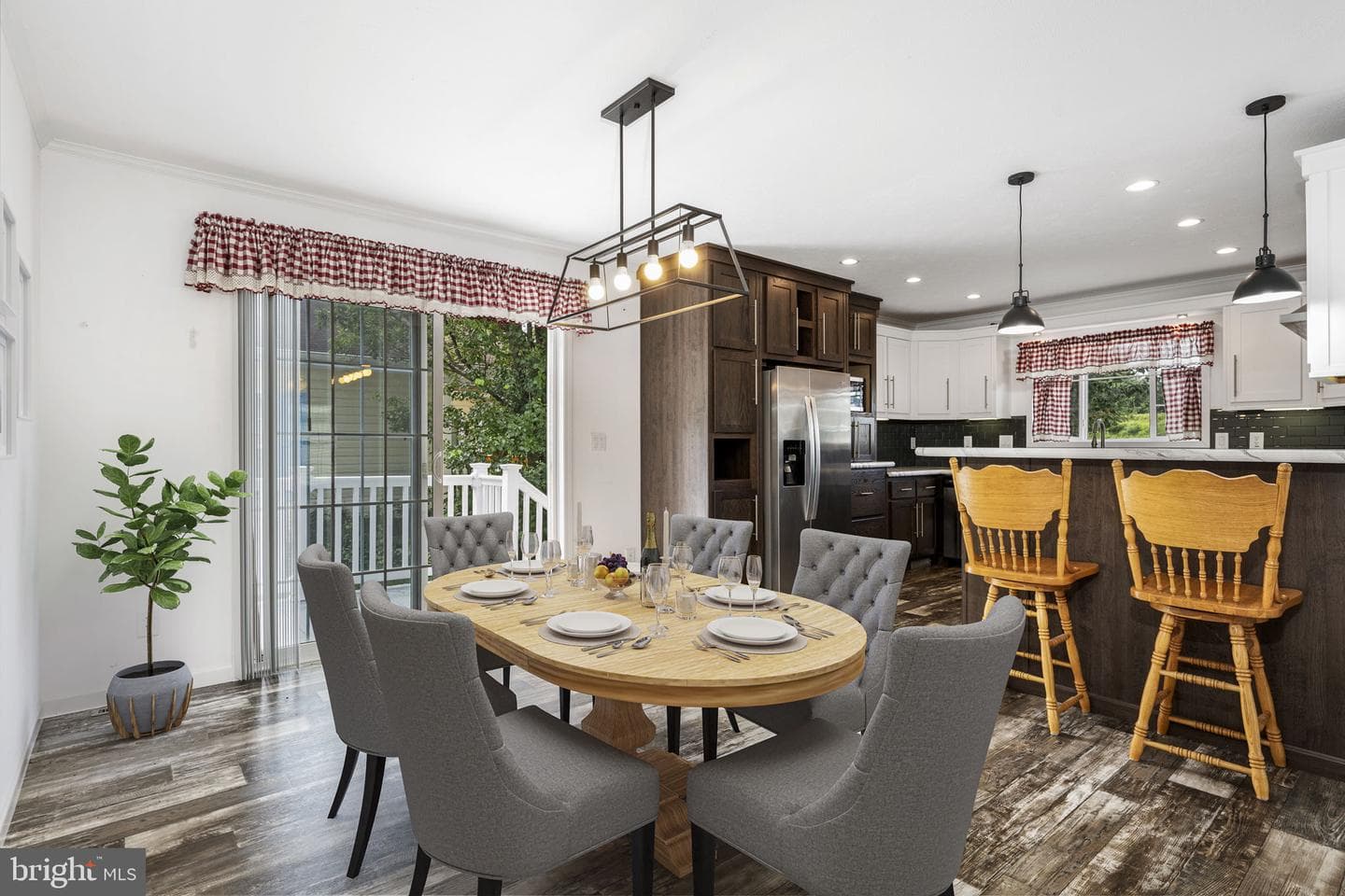 99 Curry Avenue photo 6