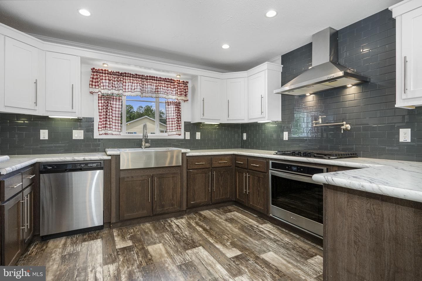 99 Curry Avenue photo 8