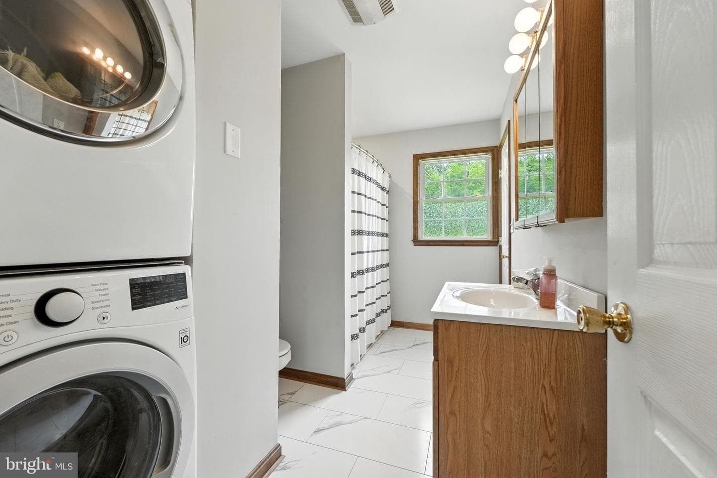 194 Hilltop Road photo 11