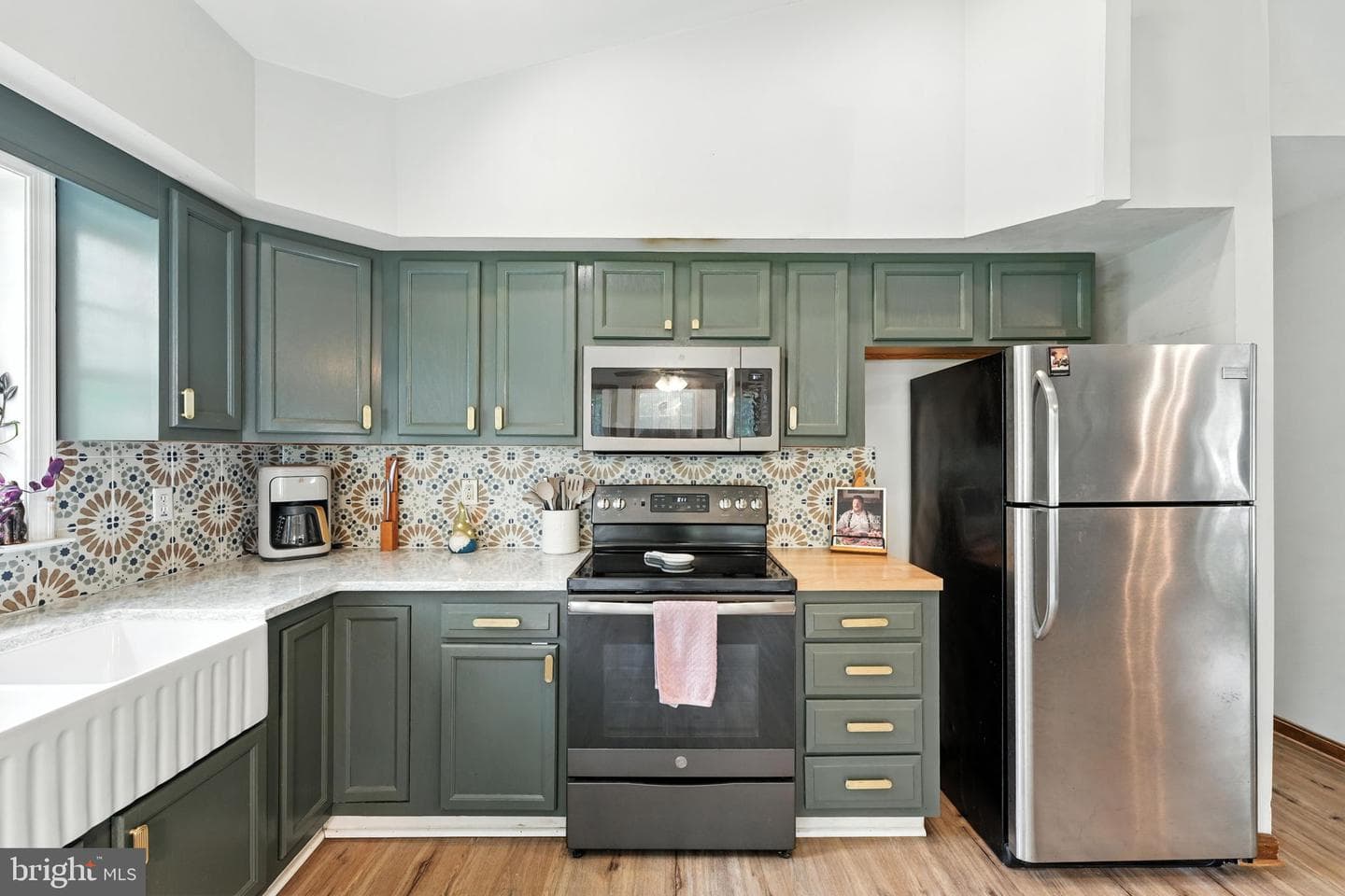 194 Hilltop Road photo 8