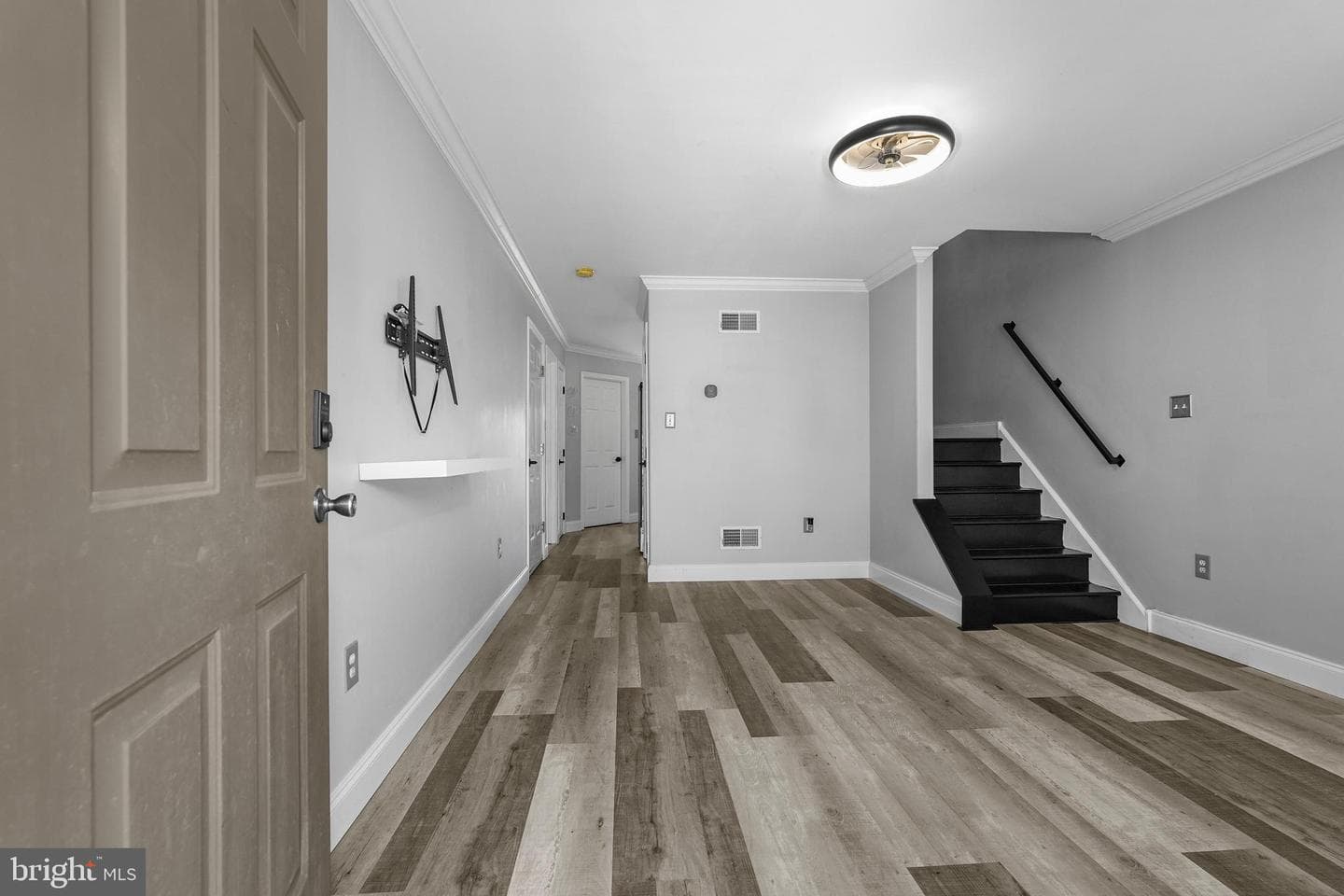 202 Vince Drive photo 4