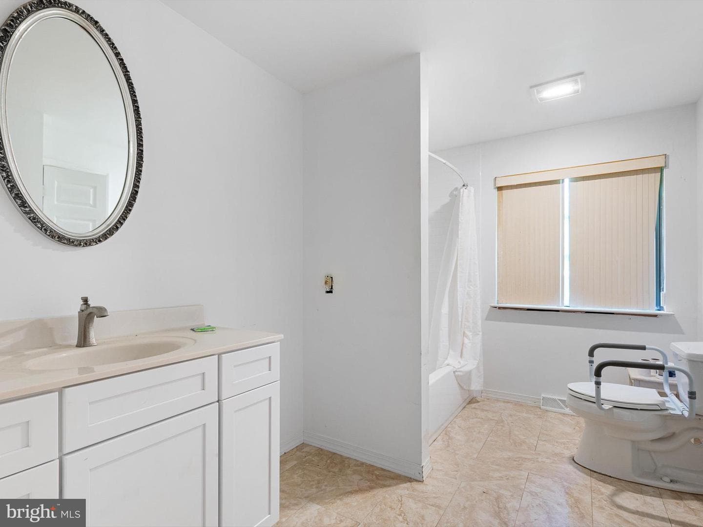 192 Rolling Avenue photo 12