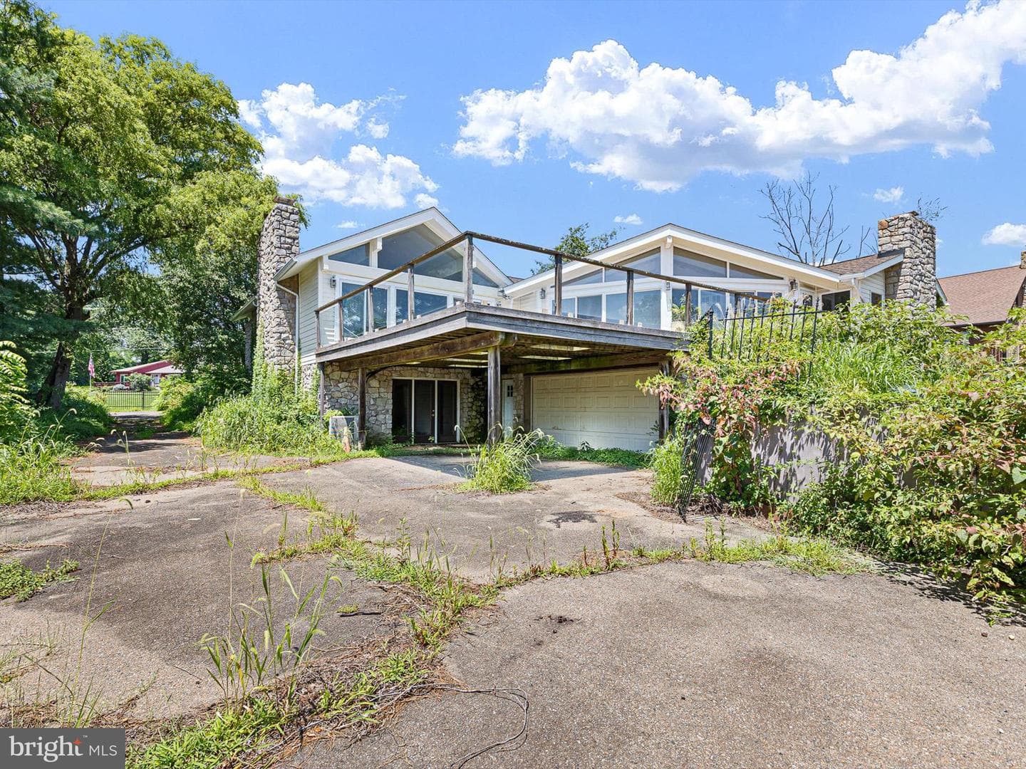 192 Rolling Avenue photo 2
