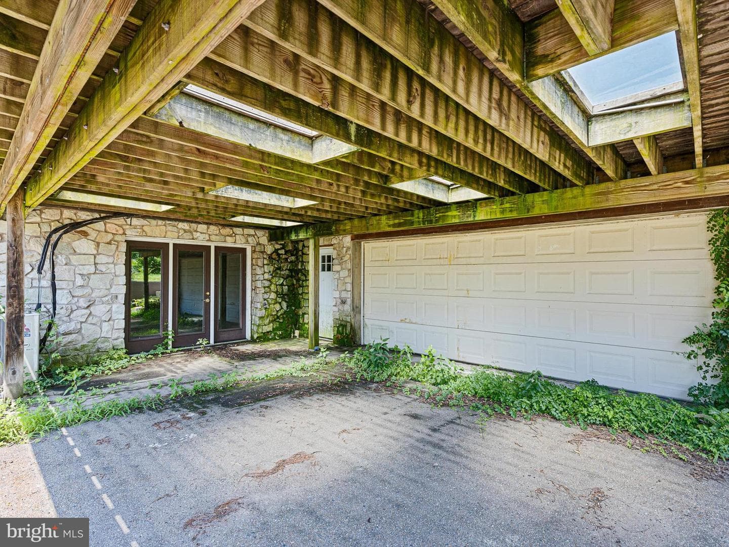 192 Rolling Avenue photo 36