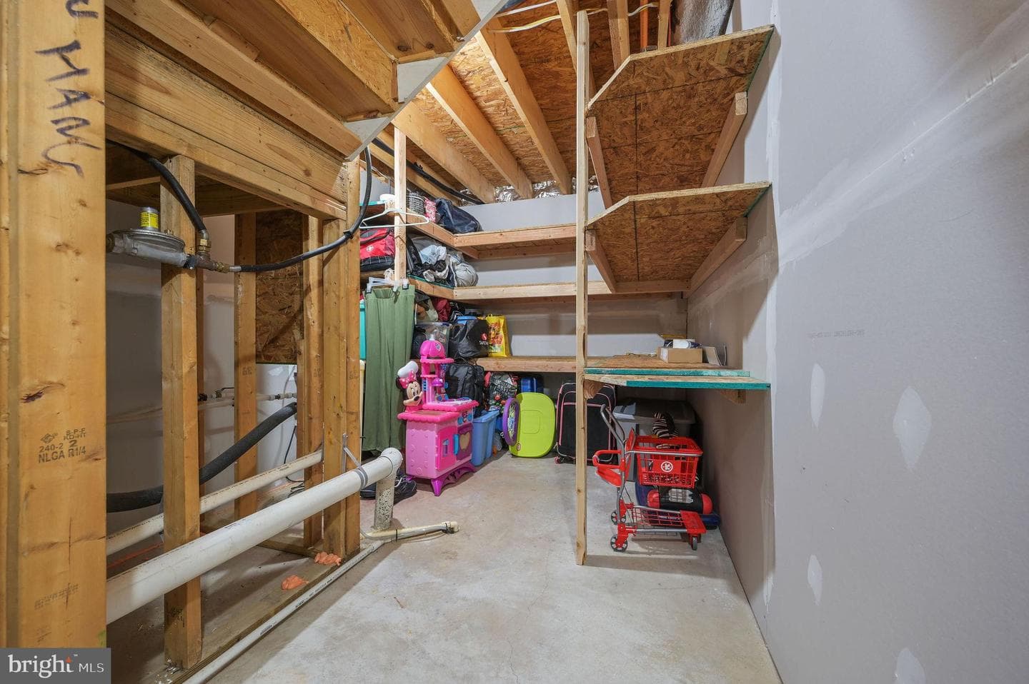 8 Marsh Lane photo 24