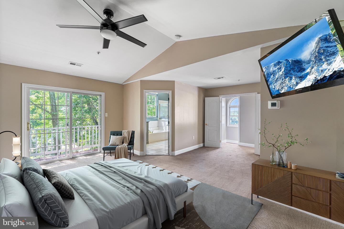 18 Guilford Court photo 20