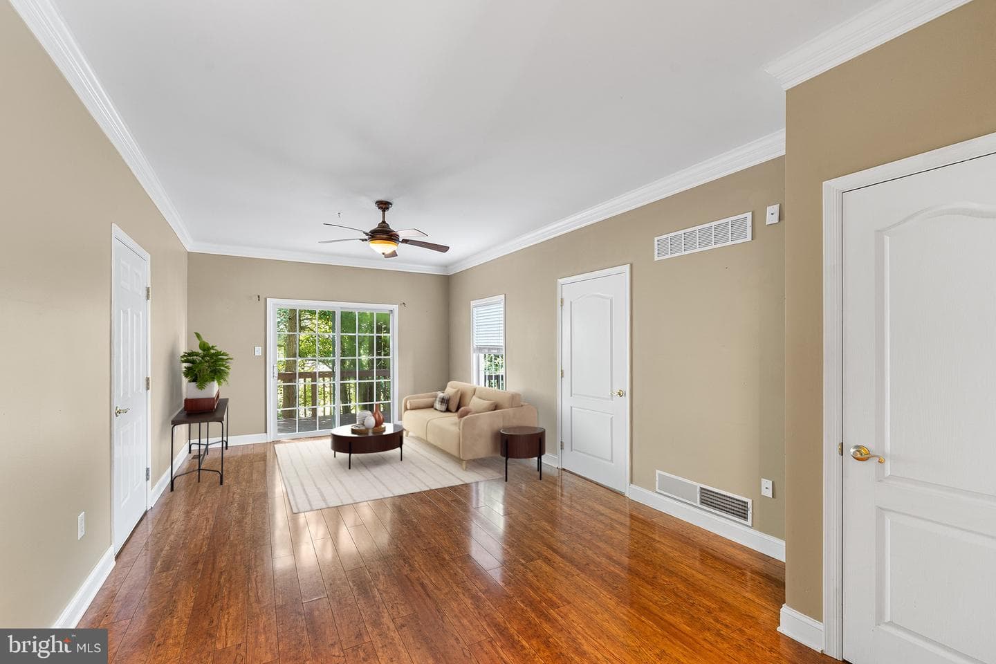 18 Guilford Court photo 4