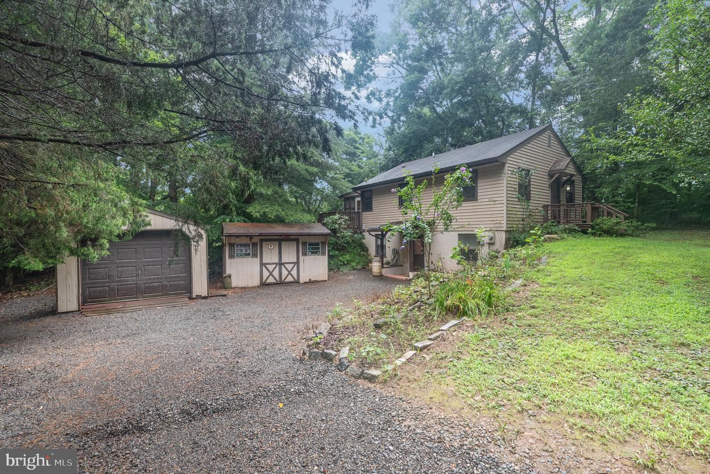 20 Algonquin Drive photo 1