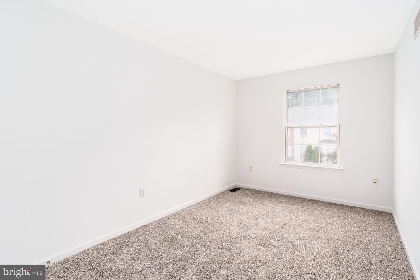 72 Mule Deer Court photo 12