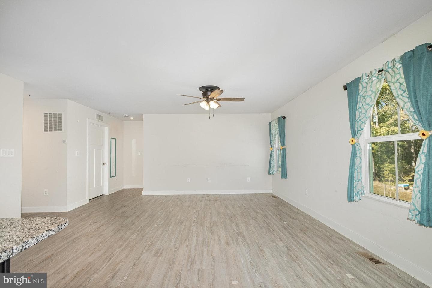 358 E Calvert Crossing photo 3