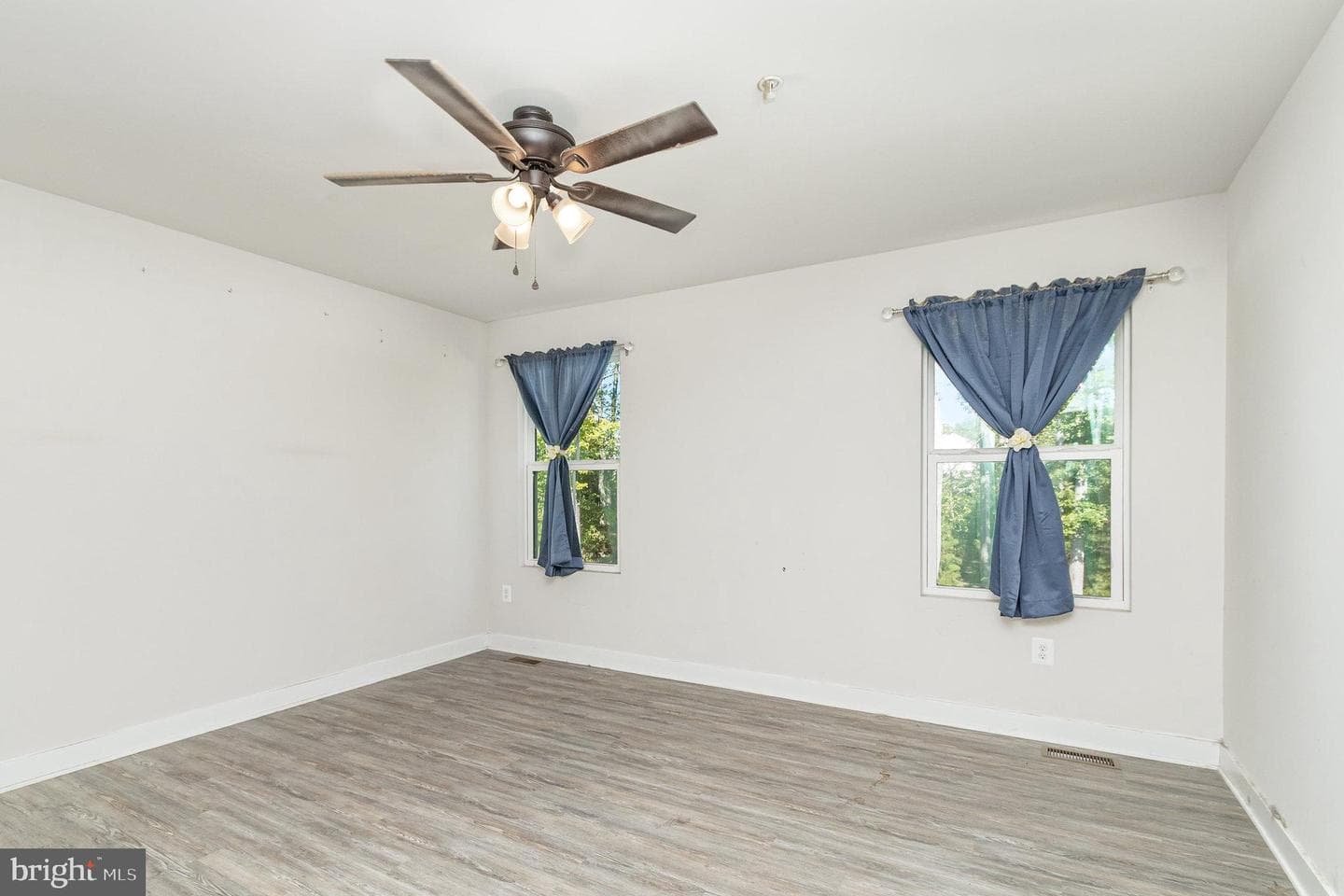 358 E Calvert Crossing photo 9