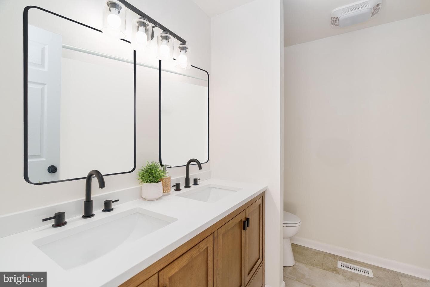 7 Meadow Drive photo 10