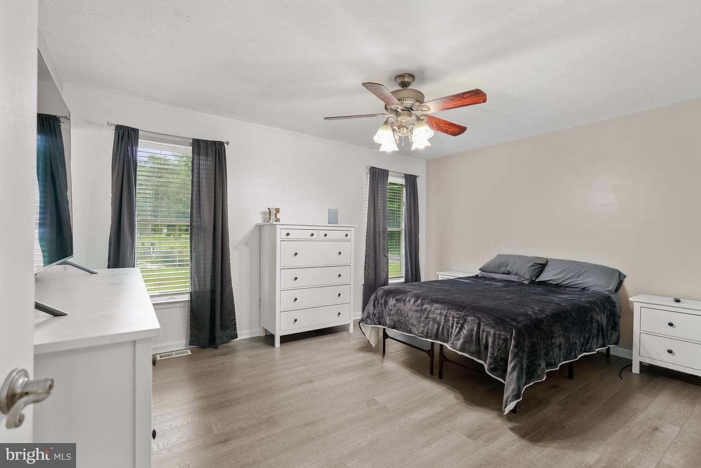 8 Woodside Drive photo 13