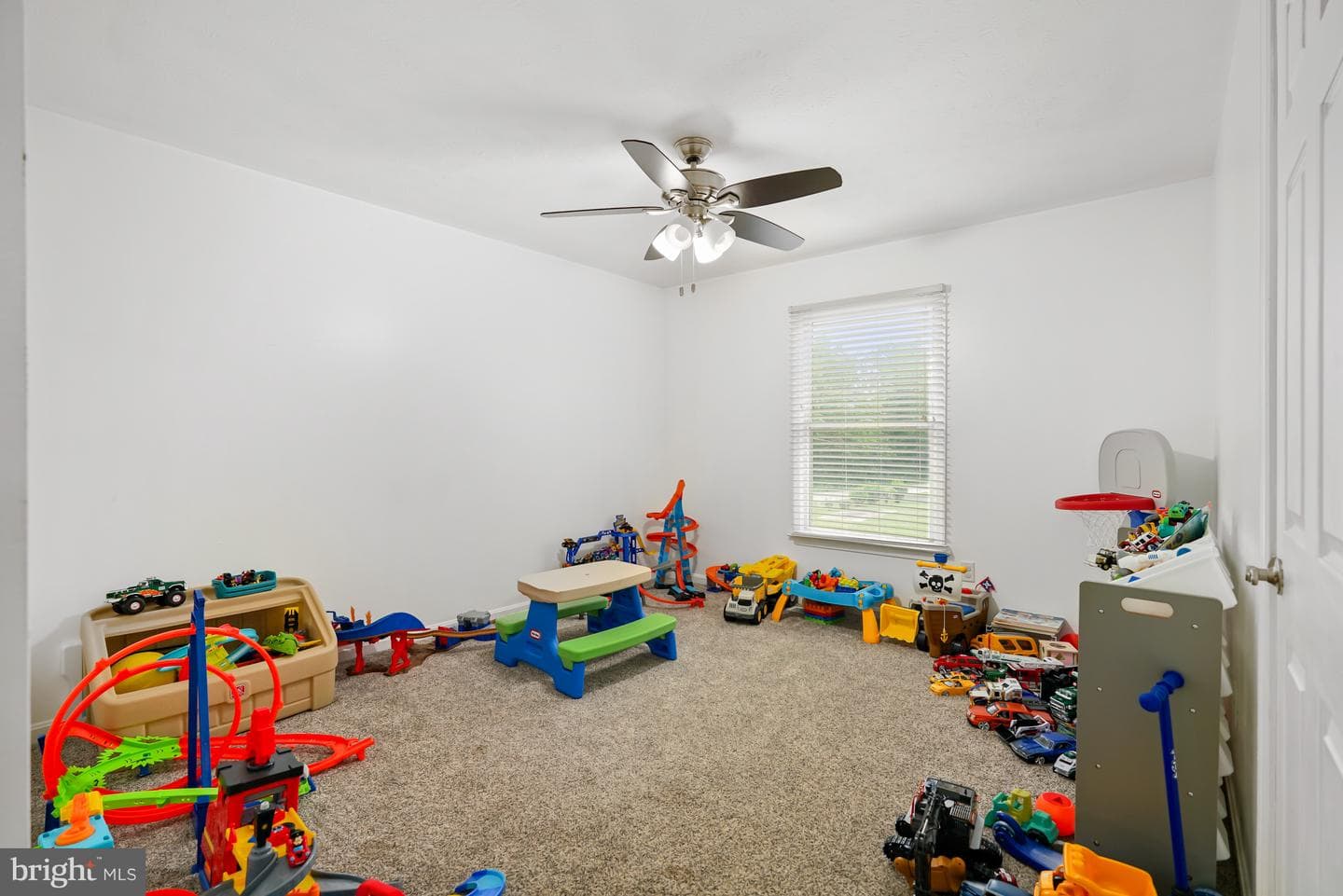8 Woodside Drive photo 17