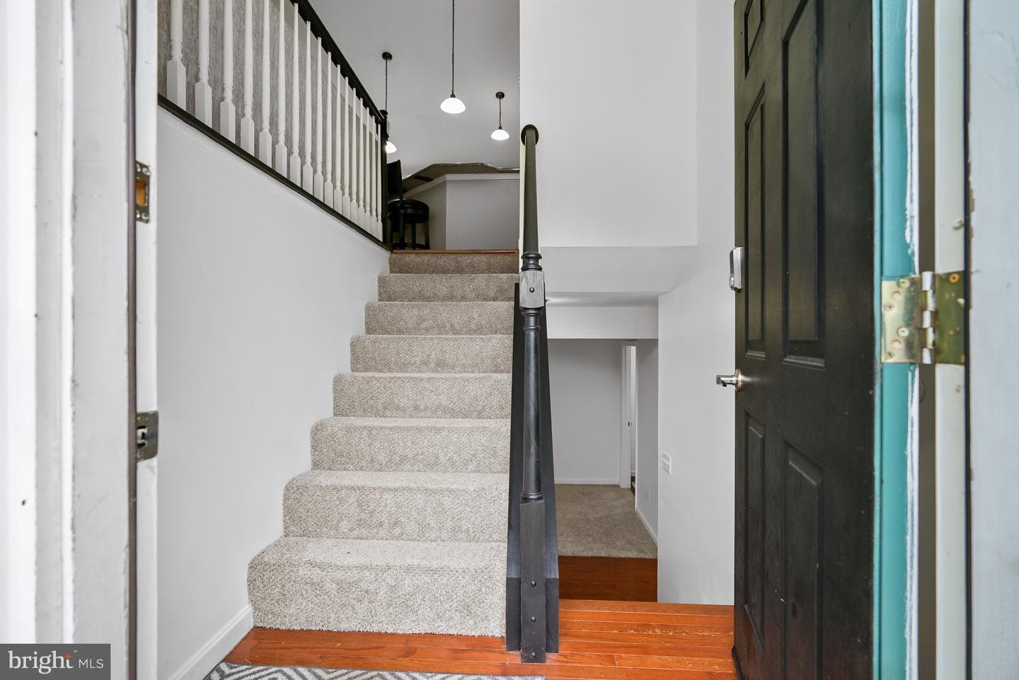 8 Woodside Drive photo 4