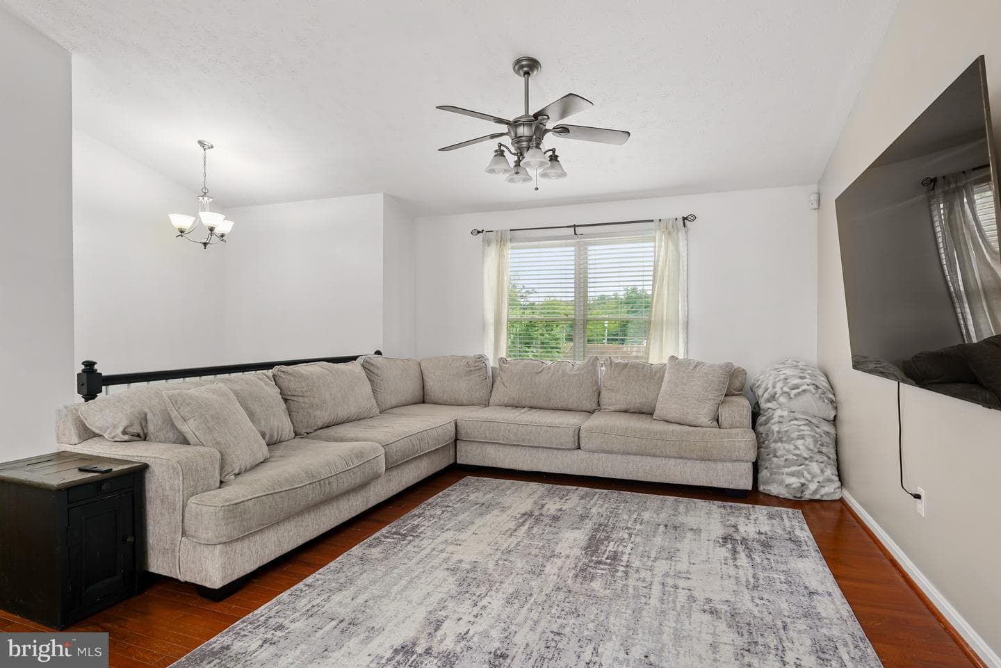 8 Woodside Drive photo 5