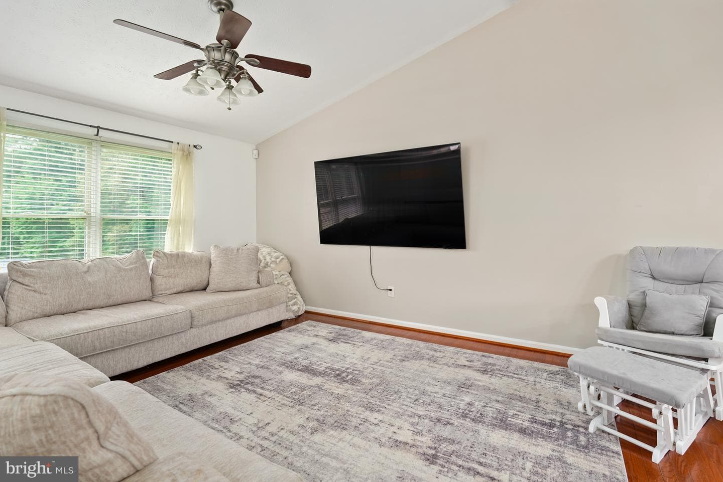 8 Woodside Drive photo 6