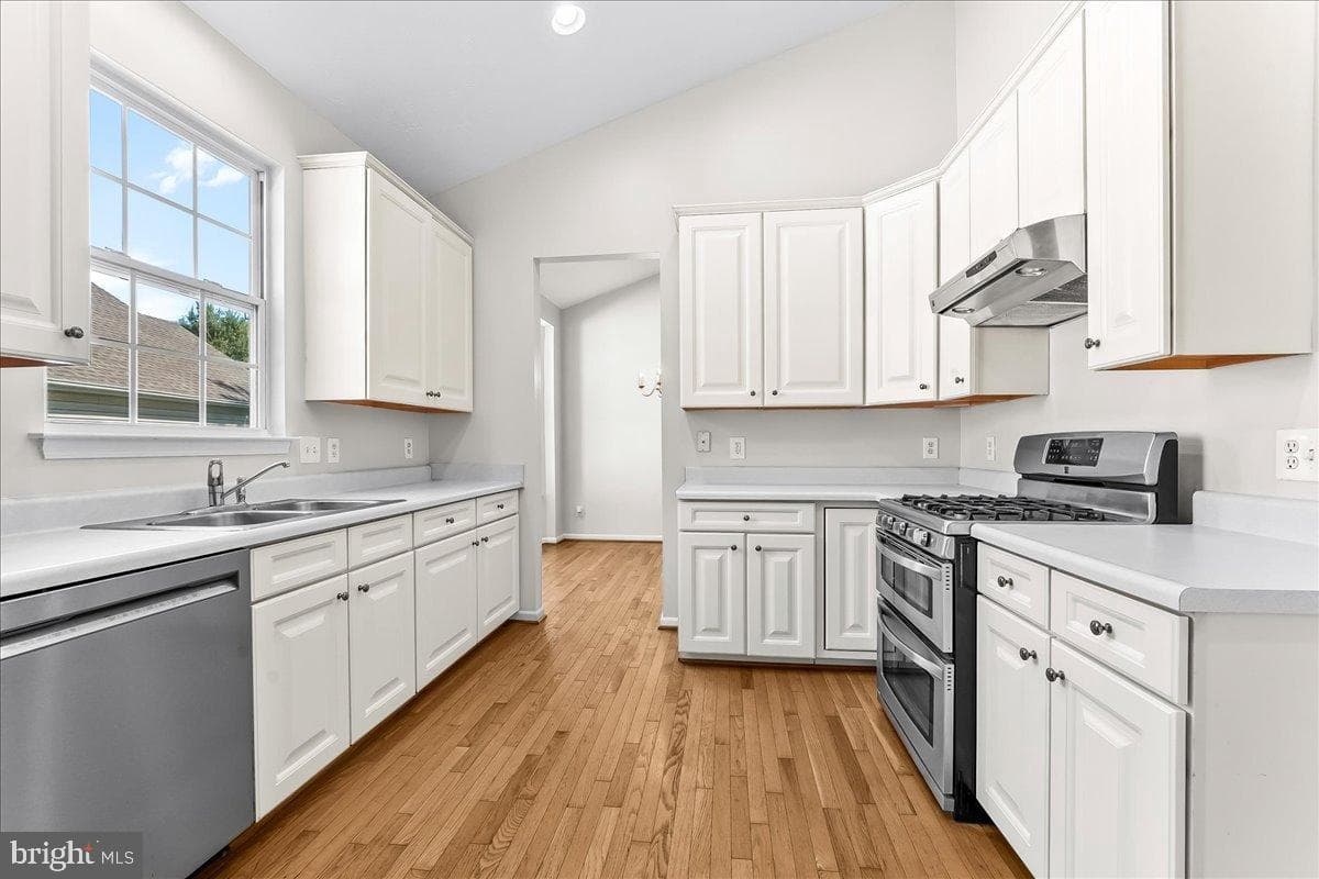 7 John Adams Lane photo 10