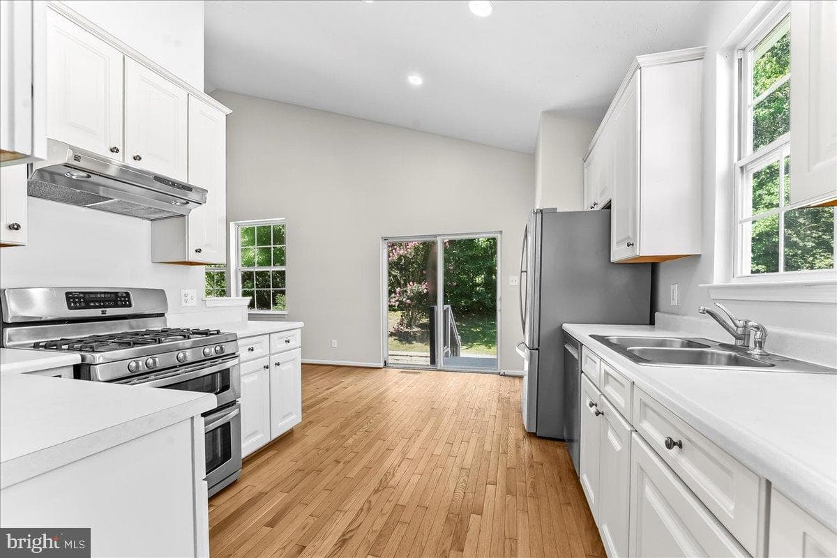 7 John Adams Lane photo 13