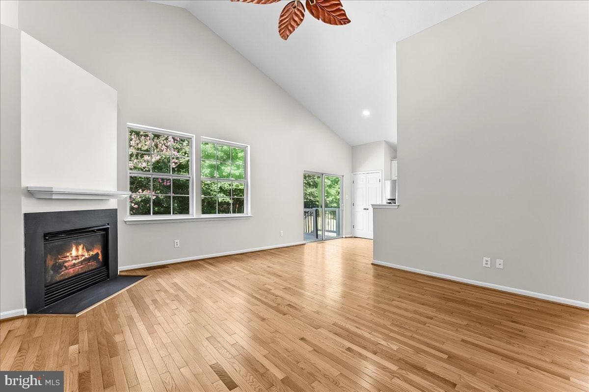7 John Adams Lane photo 2